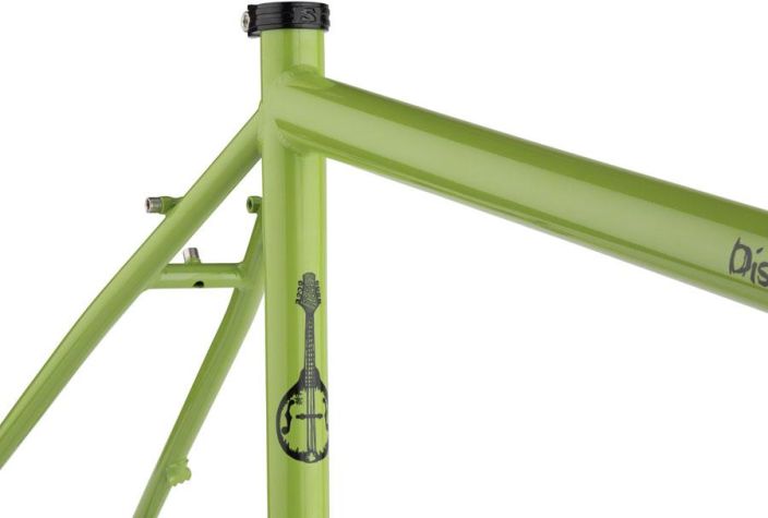 Surly Disc Trucker Frameset 700c Pea Soup Lime Uusittu klassikko! Terasrunkoinen joka paikan hoyla! Kaikki mahdolliset