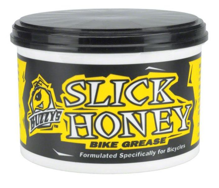 Buzzy´s Slick Honey 16oz Jar Monikayttoinen rasva, joka on suunniteltu joustohaarukoissa ja iskareissa. Toimii myos hyvin