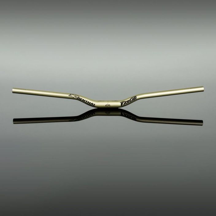 Renthal Fatbar Lite Gold 30mm Uusi logo, legendaarinen kestavyys. Vari kulta. Width 760mm Backsweep 7° Upsweep 5° Rise 30mm