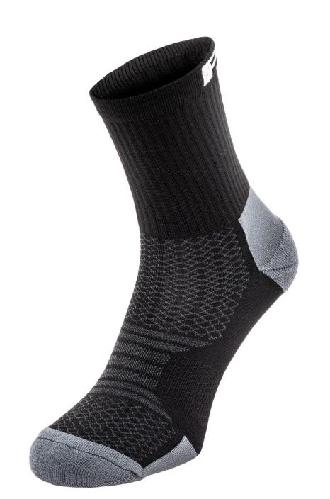 R2 Sprint Socks Erittain kevyt ja hyvin hengittava pyorailysukka. Materiaali: 55% polyamide Nylon, 25% polyamide, 18%