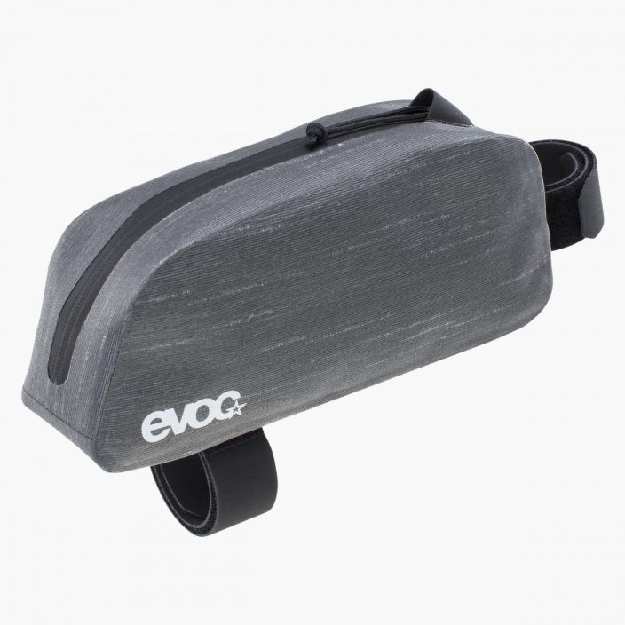 Evoc Top Tube Pack WP 0.8L Grey Varustelaukku ohjainkannattimen taakse. Kiinnittyy tarrahihnoilla. Tilavuus: 0.8 L Paino: 90