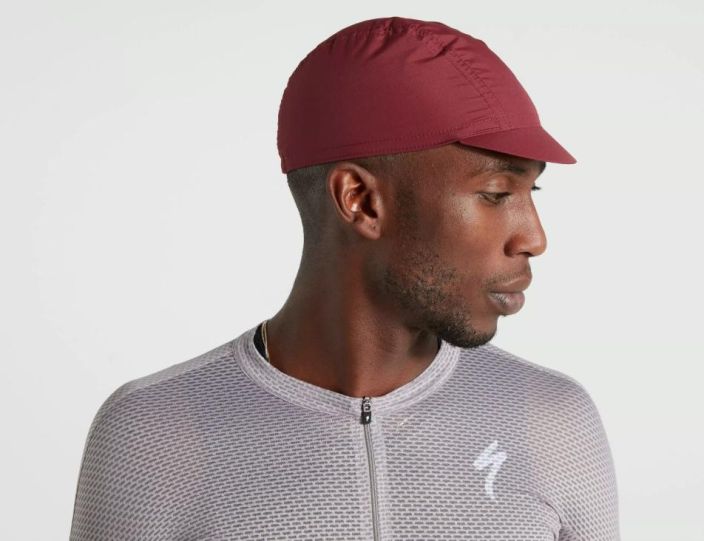Specialized Deflect™ UV Pyorailylippis Maroon Specialized Deflect UV Cycling Cap Maroon. Look up. If you're lucky enough to