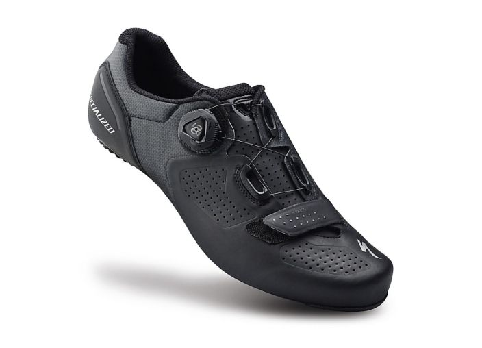 Specialized Expert Road Shoe Black Erittain laadukas ja mukava maantiekenka. BOA-kiristys kiristaa tasaisesti ja tukevasti