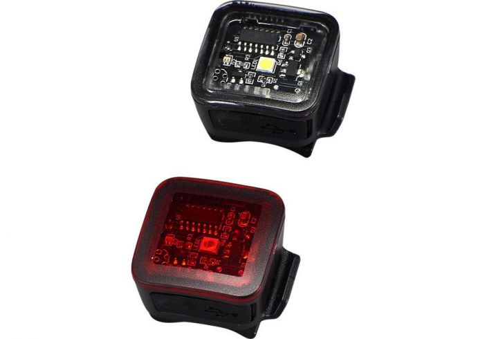 Specialized Flash Headlight/Taillight Combo Ladattava etu- ja takavalo. Eteen kirkas ja taakse punainen valo. USB-ladattavat