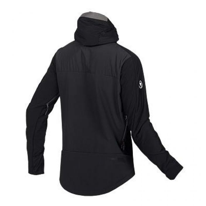 Endura MT500 Freezing Point Jacket Black Kevyesti vuorattu lammin softshell-takki kylmien kelien lenkeille.