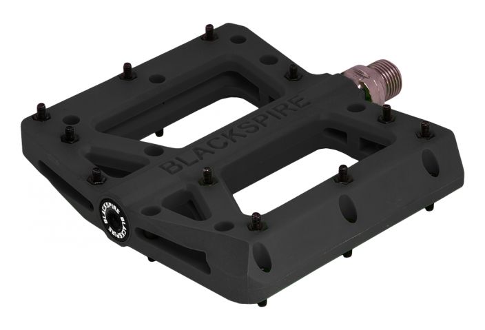 Blackspire New Nylotrax Flat pedals Laadukkaat ja tukevat nyloniset flat-polkimet vaihdettavilla ja saadettavilla piikeilla.