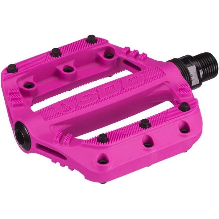 SDG Slater Pedals Pink Matalaprofiilinen poljin junioreille! 6 teraspiikkia molemmin puolin. Koko: 90x90mm