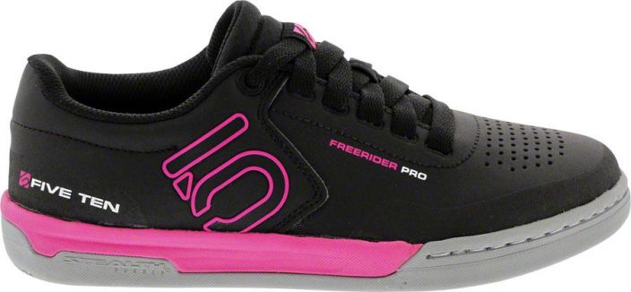 Five Ten Freerider Pro Womens Pink Uusittu Freerider... Naisille Pro-versiossa parempi suojaavuus karjessa seka nopeammin
