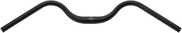 Surly Terminal Handlebar 40mm Rise Black Useita otekohtia tarjoava teraksinen taivutettu maastotanko. Leveys 735mm Paksuus