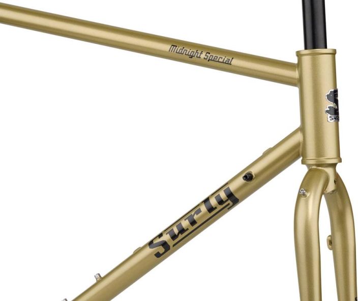 Surly Midnight Special Frameset Fool's Gold Teraksinen jokapaikanrunko. Huono asfaltti tai hiekkatie, jopa metsapolut,