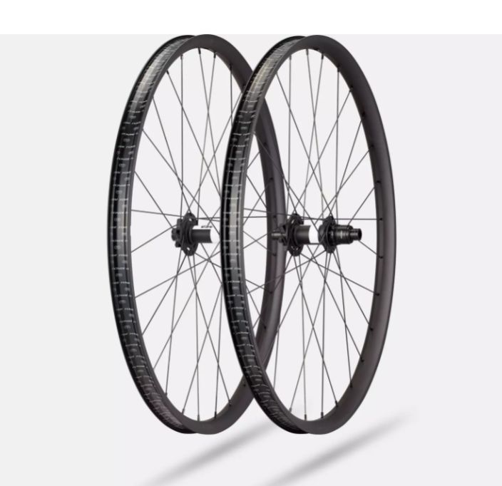 Roval Traverse Alloy 29 350 6B Ovh: 900,- NOTHING CAN STOP IT. FULL STOP: The Traverse Alloy rim geometry is optimized for