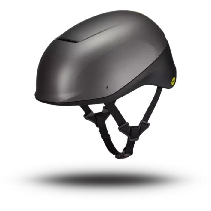 Specialized Tone Bike Helmet - Smoke Tone-kypara nayttaa hyvalta ja toimii (sitakin) paremmin. Ulkonako ja luotettavuus