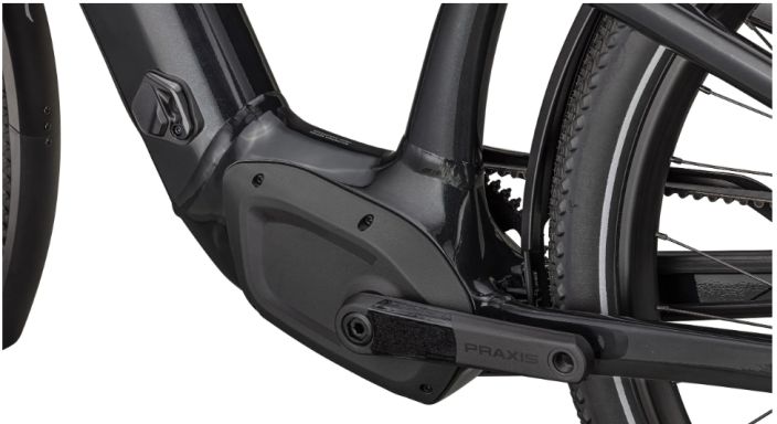 Specialized COMO 4.0 IGH NB Black Taysin varusteltu naisten matalarunkoinen hihnavetoinen sahkopyora. Valot edessa ja