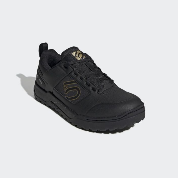 Five Ten Impact Pro Core Black Tukeva ja hyvin pitavalla flattipohjalla oleva kenka maastoajoon. Karjessa Poron®