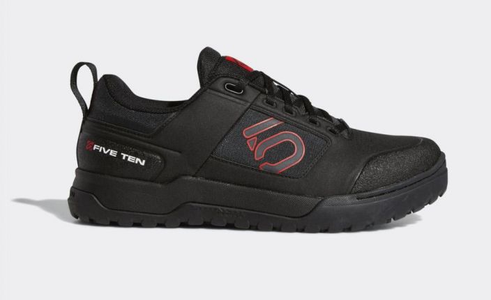 Five Ten Impact Pro Core Black / Red Tukeva ja hyvin pitavalla flattipohjalla oleva kenka maastoajoon. Karjessa Poron®