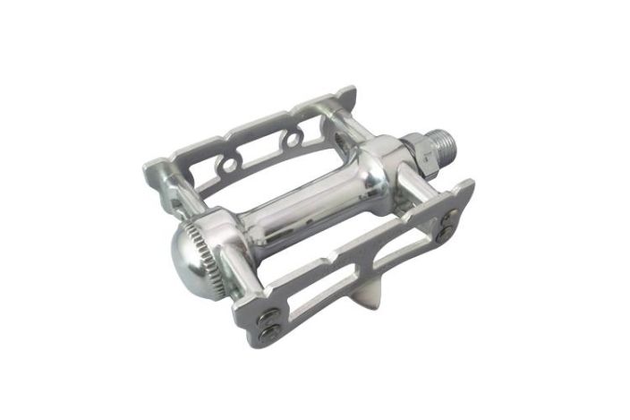 MKS Pedal Prime Sylvan Track Silver Tukev yksipuolinen poljin. Kiillotettu alumiinirunko Terasakseli Koko: 80x61mm Paino: