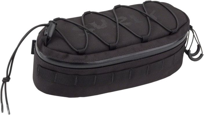 Surly Adjunct Personal Effects Moloko Handlebar Bag Nappara laukku suunniteltu Surly Moloko -tangon keskelle. Pehmeasti