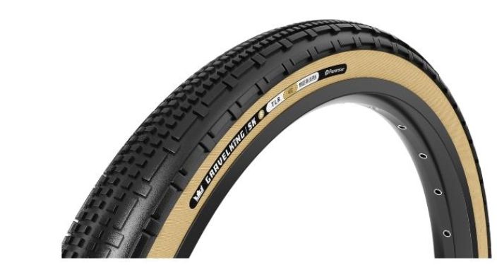 Panaracer Gravelking SK R Black/Amber 700x40 Cyclocross-Gravel -rengas hyvaksi havaitulla kuviolla. Uusi R-versio, eli