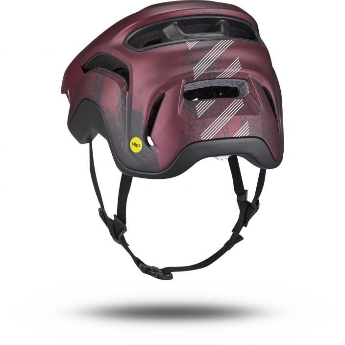 Specialized Ambush 2 MTB Helmet Red Hyvin suojaava ja tukevasti paassa pysyva, mutta silti kevyt ja hyvin tuulettuva kypara.