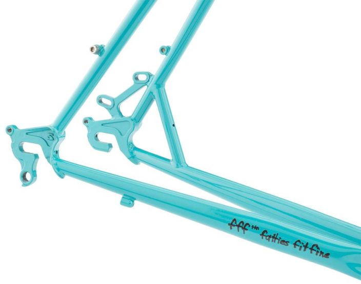 Surly Straggler Frameset 650b Chlorine Dream Hieman sporttisemmalla geometrialla tehty Surlyn-terasrunko. Paikat