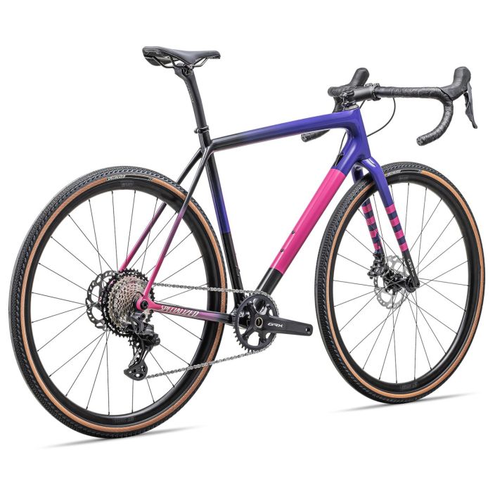 Specialized Crux Comp Carbon Gloss Carbon / Purple Haze / Rebel Pink / Birch Crux, maailman kevyin gravel-pyora, tekee