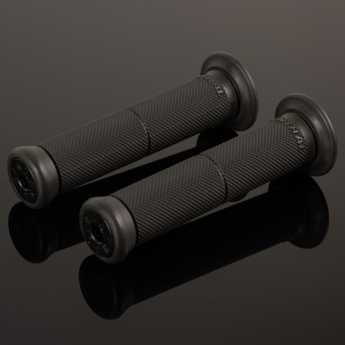 Renthal Push-On Grip Firm UUSI VERSIO! Full Diamond kuvio! Pitavat ja tukevat tupit. Features • Knurled grip section for