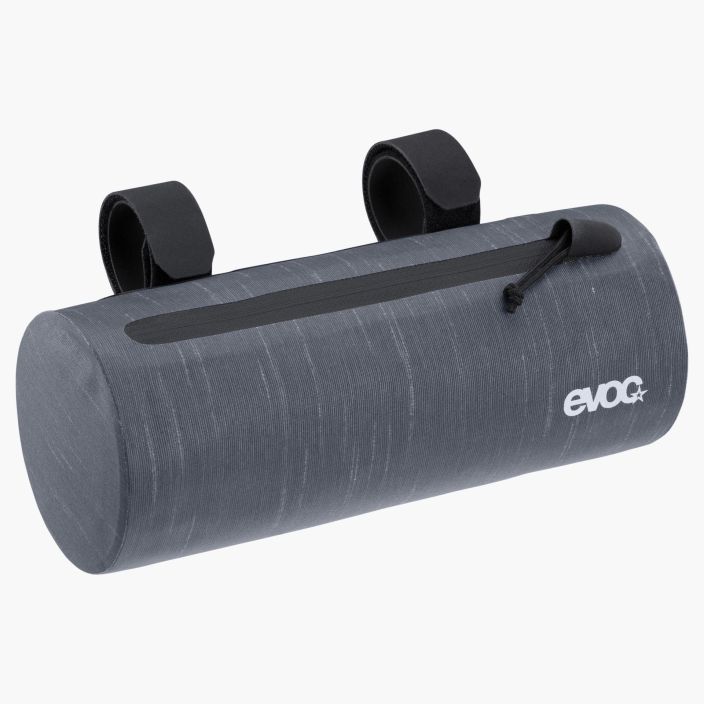 Evoc Handlebar Pack WP 1,5L Grey Varustelaukku, joka sopii useaan kohtaan rungossa. Kiinnittyy tarrahihnoilla. Koko: Medium