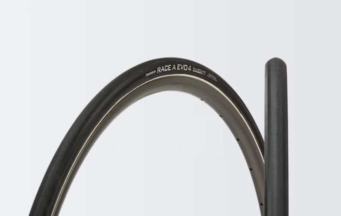 Panaracer Tubular Race A Evo 4 700x27 Uutuus Japanista! Kilpapyoran Tuubirengas loistavilla ajo-ominaisuuksilla.