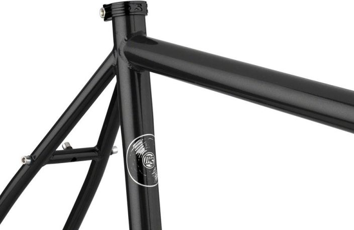 Surly Midnight Special Black Frameset Teraksinen Surlyn Road Plus -runkosetti. Isommalla rengastilalla ja lapiakseleilla.