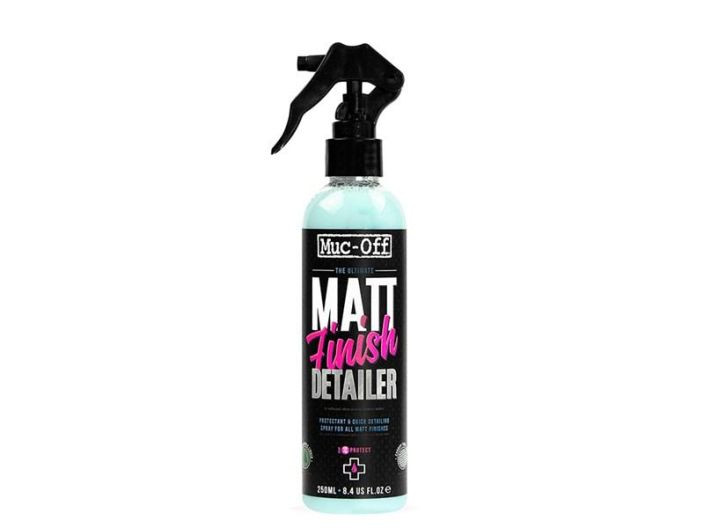 MUC-OFF Matt Finish Detailer Mattapintojen kiilloitusaine. Tekee pinnasta kiiltavamman ja ehkaisee lian kiinni jaamista.