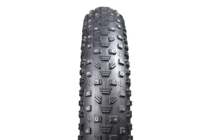 Terrene Cake Eater Light 27.5 x 4.5 Studded Levea 27.5&quot; nastarengas fatbikeen. Nastoitettu 180kpl Crown -nastaa 27.5 x 4.5&quot;